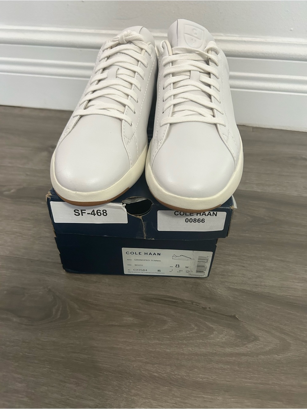 Cole Haan Men's White Leather Sneakers.Brand new size 8 Men